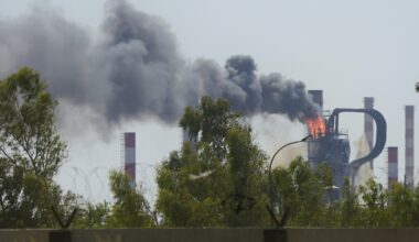 Fire at Iran's largest oil refinery kills 1 in the country's southwest