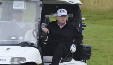 President Trump to meet EU chief as tariff deadline nears