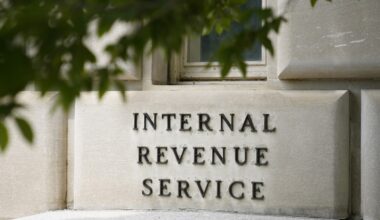 IRS says pastors who endorse political candidates should remain tax-exempt