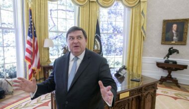 A replica Oval Office near the White House just got a Trump makeover