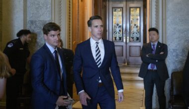 Trump chides Hawley over bill to ban stock trades in government