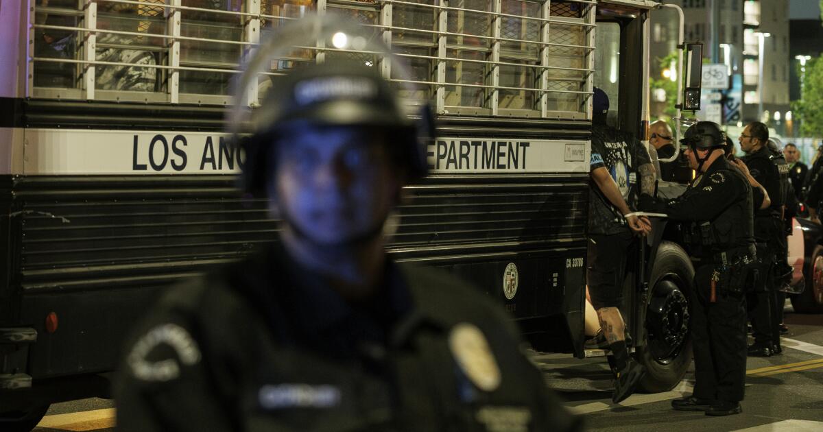 How ICE is using the LAPD to track down immigrants for deportation