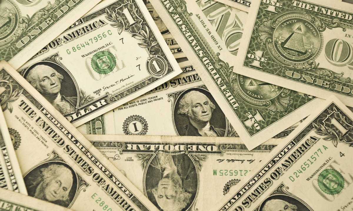 Bank of England Asks Lenders to Assess Dollar Dependence