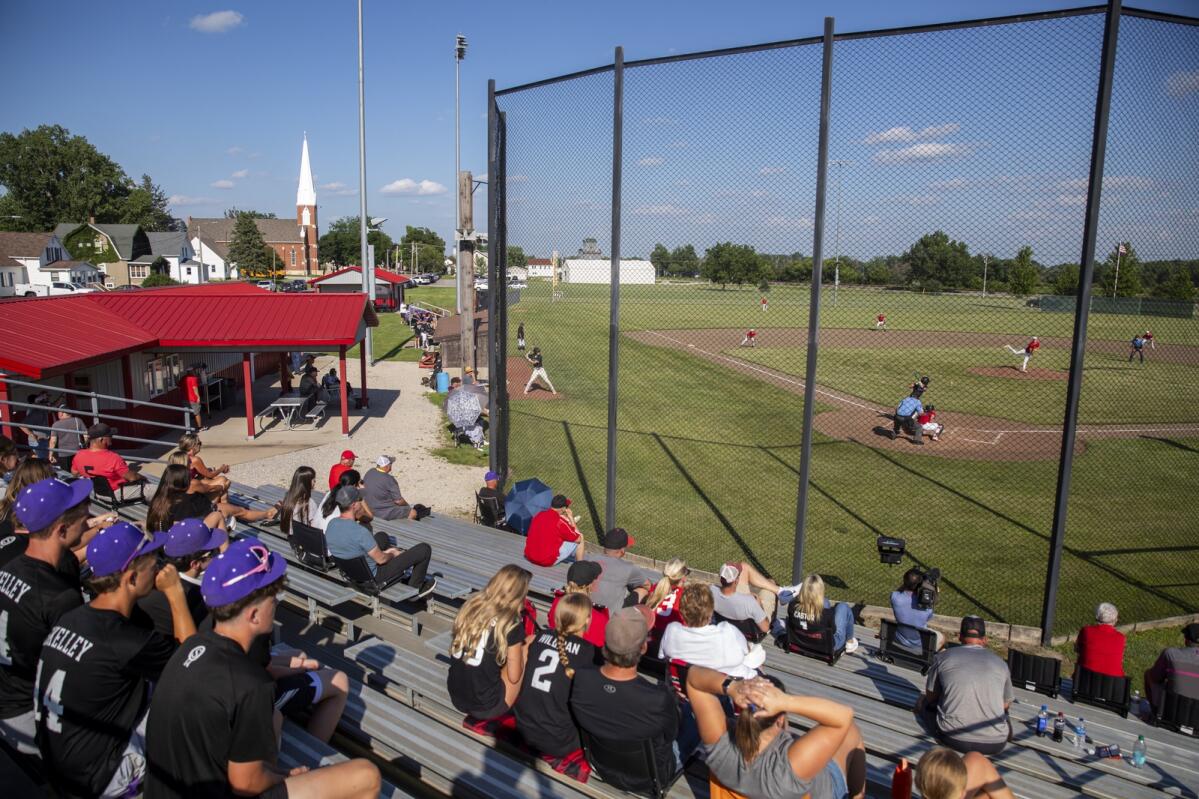 Iowa City Liberty takes down Linn-Mar in rare high school baseball game held at Norway