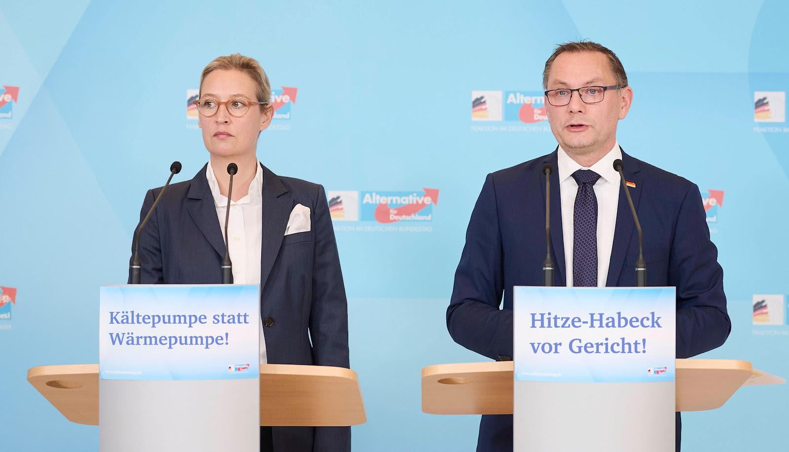 "Das kommt davon, wenn man überall WÄRMEpumpen einbaut!" – AfD macht Habeck für Hitzewelle verantwortlich