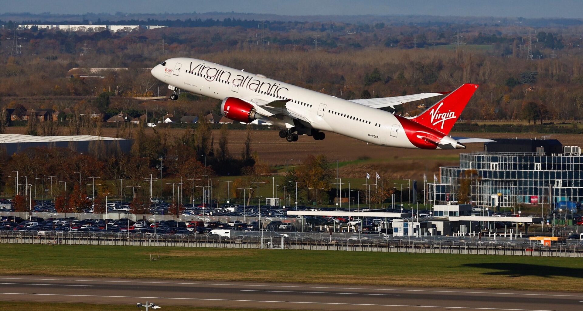 Airlines risk legal challenges by advertising jet fuel as "sustainable"