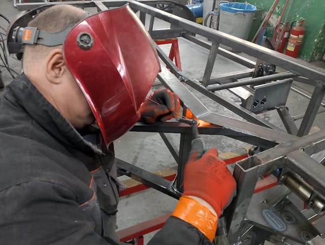 Gregson Polska Jaguar bodies welding
