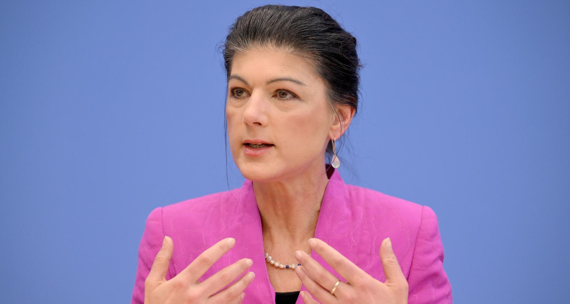 Sahra Wagenknecht, Parteivorsitzende vom Bündnis Sahra Wagenknecht (BSW), spricht im Haus der Bundespressekonferenz auf einer Pressekonferenz.