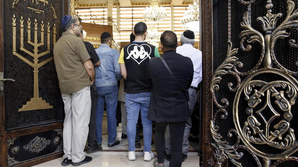 Unterdrückung im Iran: Ein Mitglied der jüdischen Gemeinde des Iran sagt: "Wir wussten immer, dass wir im Fall des Kriegs gegen Israel zur Zielscheibe werden."