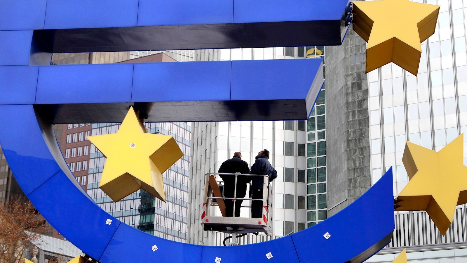European economy sees growth of only 0.1% as scramble to get ahead of US tariffs goes into reverse