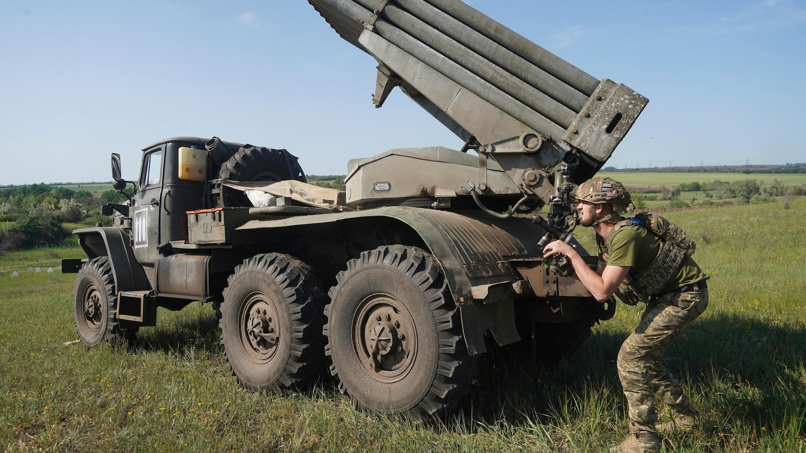 Russia ramps up offensives on 2 fronts in Ukraine as both sides seek an advantage