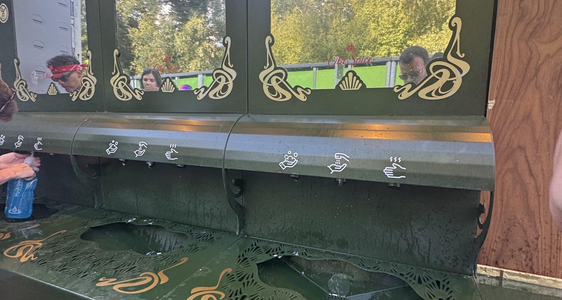 Cannot drink tap water @ Tomorrowland!????