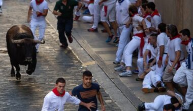 Primer encierro de San Fermín | Los toros de Fuente Ymbro se parten en Santo Domingo y destapan las debilidades de los corredores en este tramo - El Mundo
