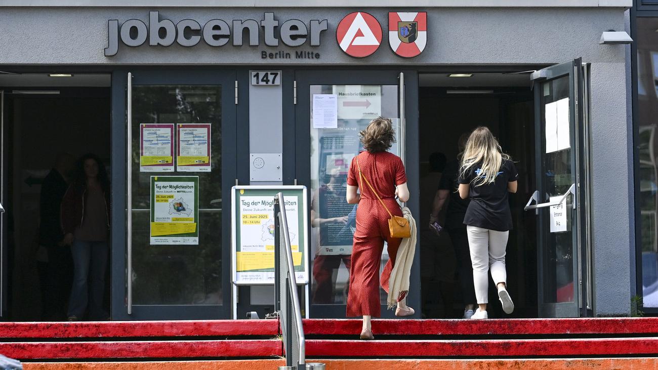 Sozialleistungen: Mehr als 420 Fälle von bandenmäßigem Missbrauch beim Bürgergeld
