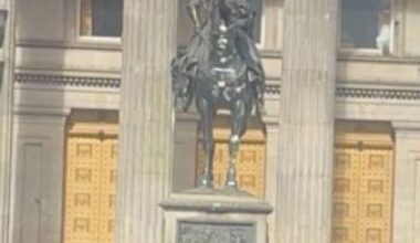 Somebday take that geordie cone off his dome
