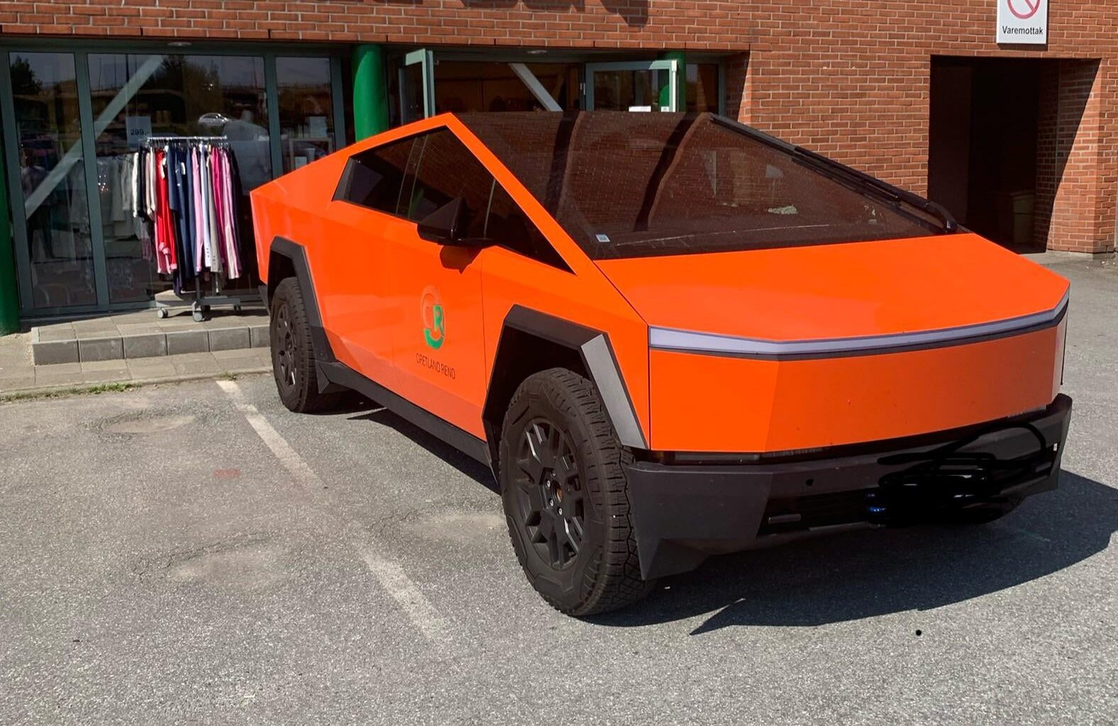Tesla cyber truck spotted in Norway 🤢