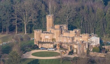 Kate and William consider leaving cosy Adelaide Cottage for a grander home - and gothic pile Fort Belvedere, where Edward VIII sealed his abdication, ticks all their boxes