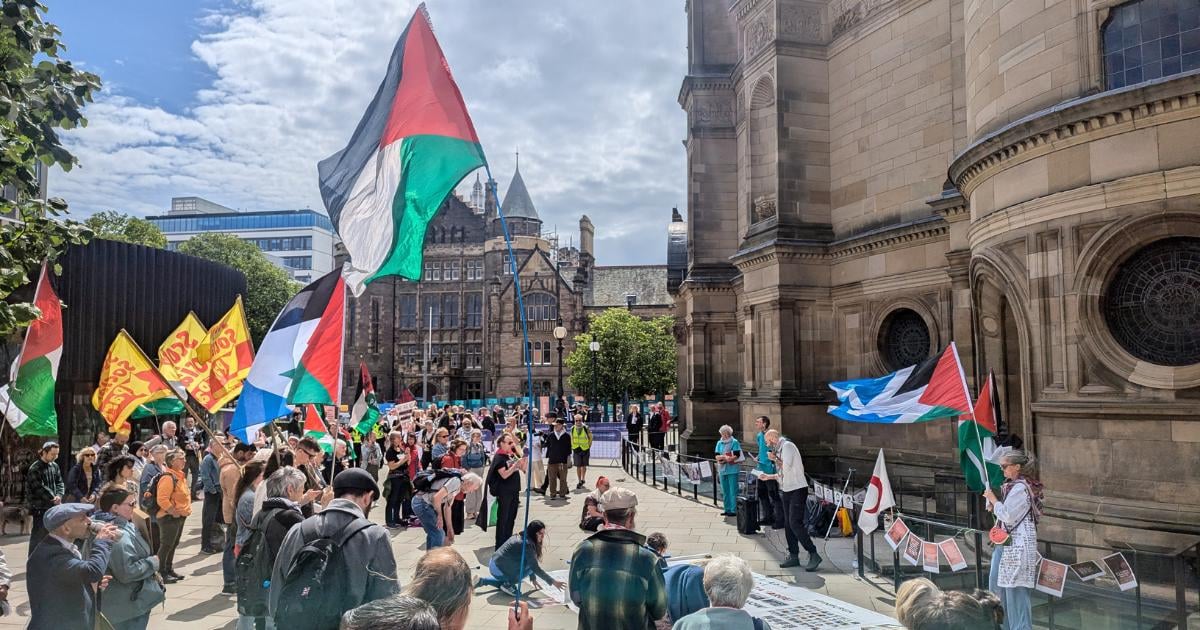 Pro-Palestine protestors hold vigil at Edinburgh University graduation