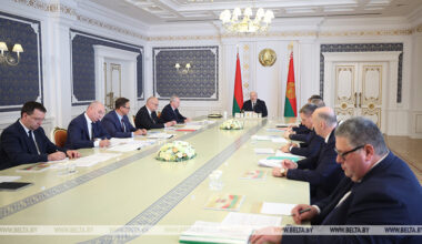 Lukashenko calls for more effort to develop biopharmaceutics in Belarus