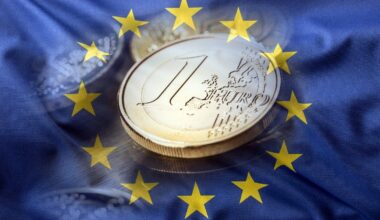 Euro zone growth holds up better than feared in Q2