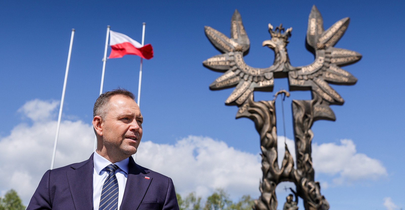 Polish president proposes law making Ukrainian refugee benefits conditional