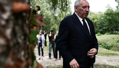 French political turmoil sends European stocks sliding