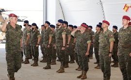 Major General Silvela, COS HQ NRDC-ESP, inspecting the tropos in formation