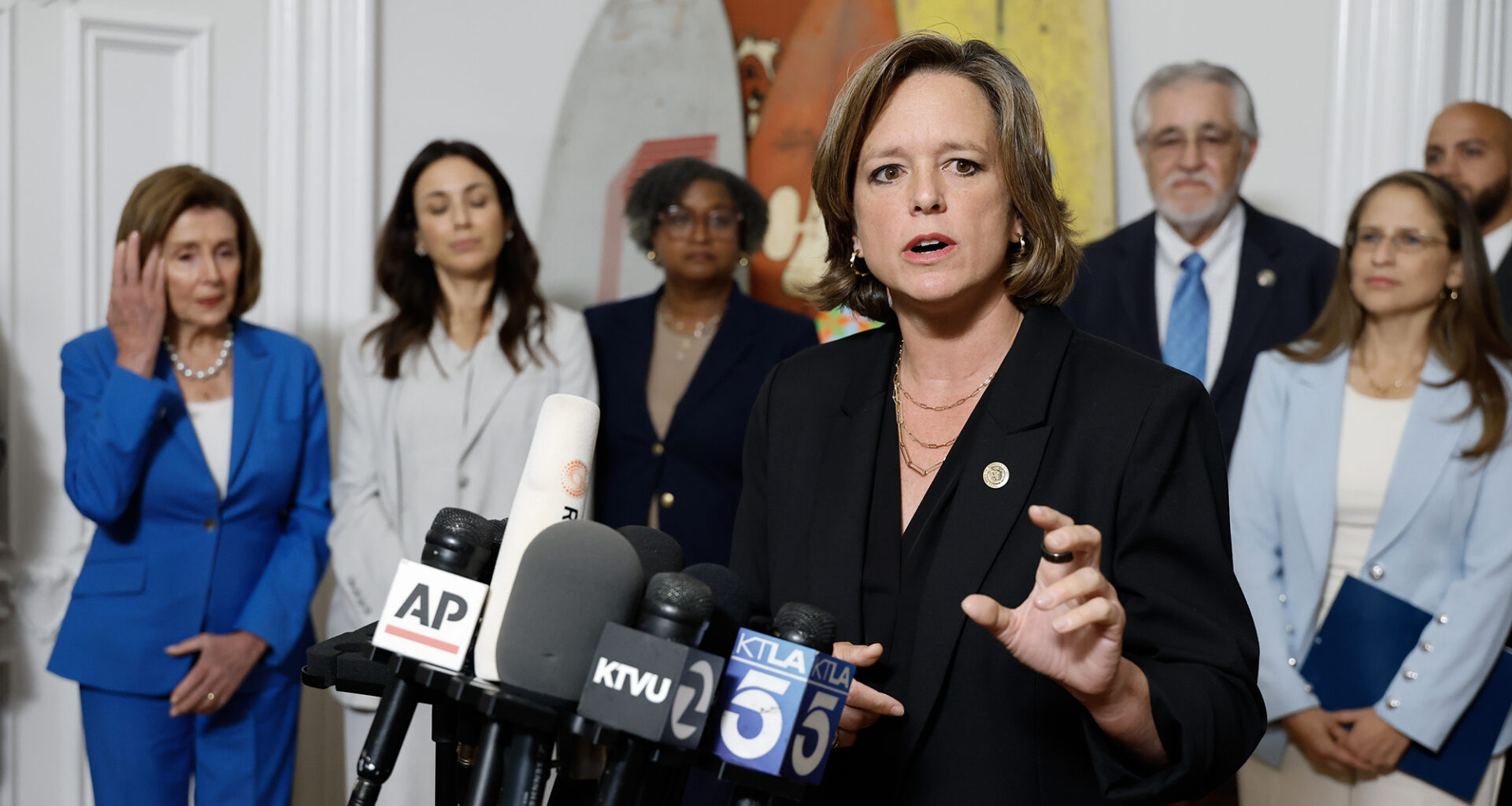 Top California Democrats endorse redistricting plan