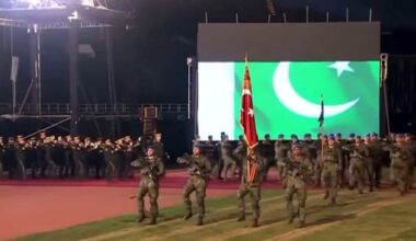 Symbol of friendship: Turkish, Azerbaijani contingents attend Independence Day parade in Islamabad