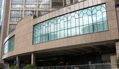 Home Office set to halve time asylum seekers spend in hotels