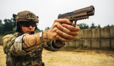 Neue Armeewaffe | Bund erwägt Kauf von amerikanischer Pistole, die unbeabsichtigt schiessen soll