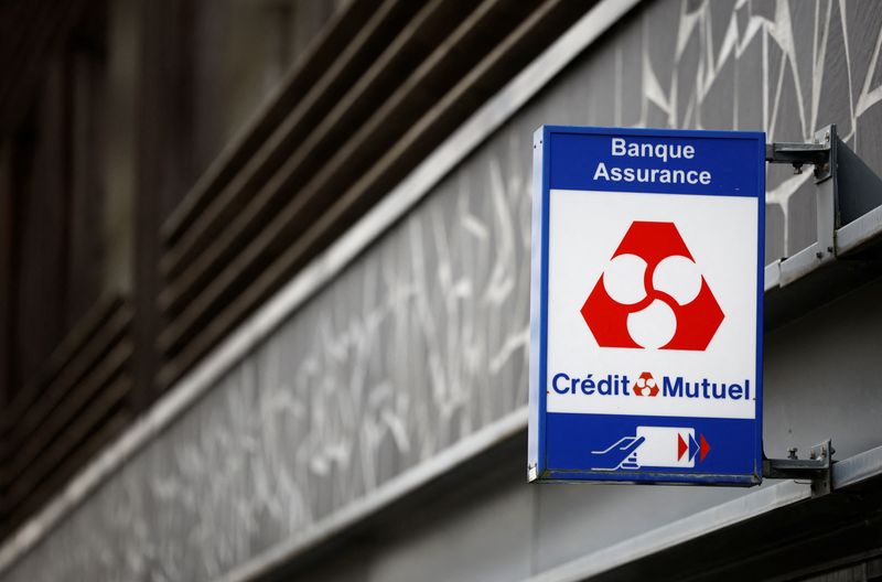 France's Credit Mutuel to buy German bank IPO candidate OLB