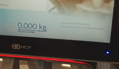 Když jsem byl v Tescu, tak u samoobslužný kase bylo tohle