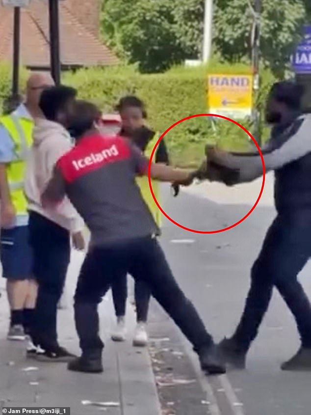 The Iceland worker eventually managed to wrestle the bag away and the thief then walked off