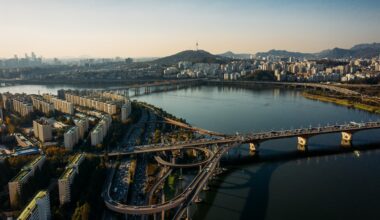 Bank of Korea keeps rates unchanged for second straight meeting