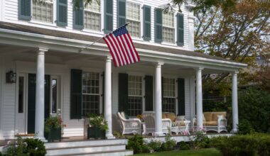 What wealthy parents need to know about giving real estate to heirs