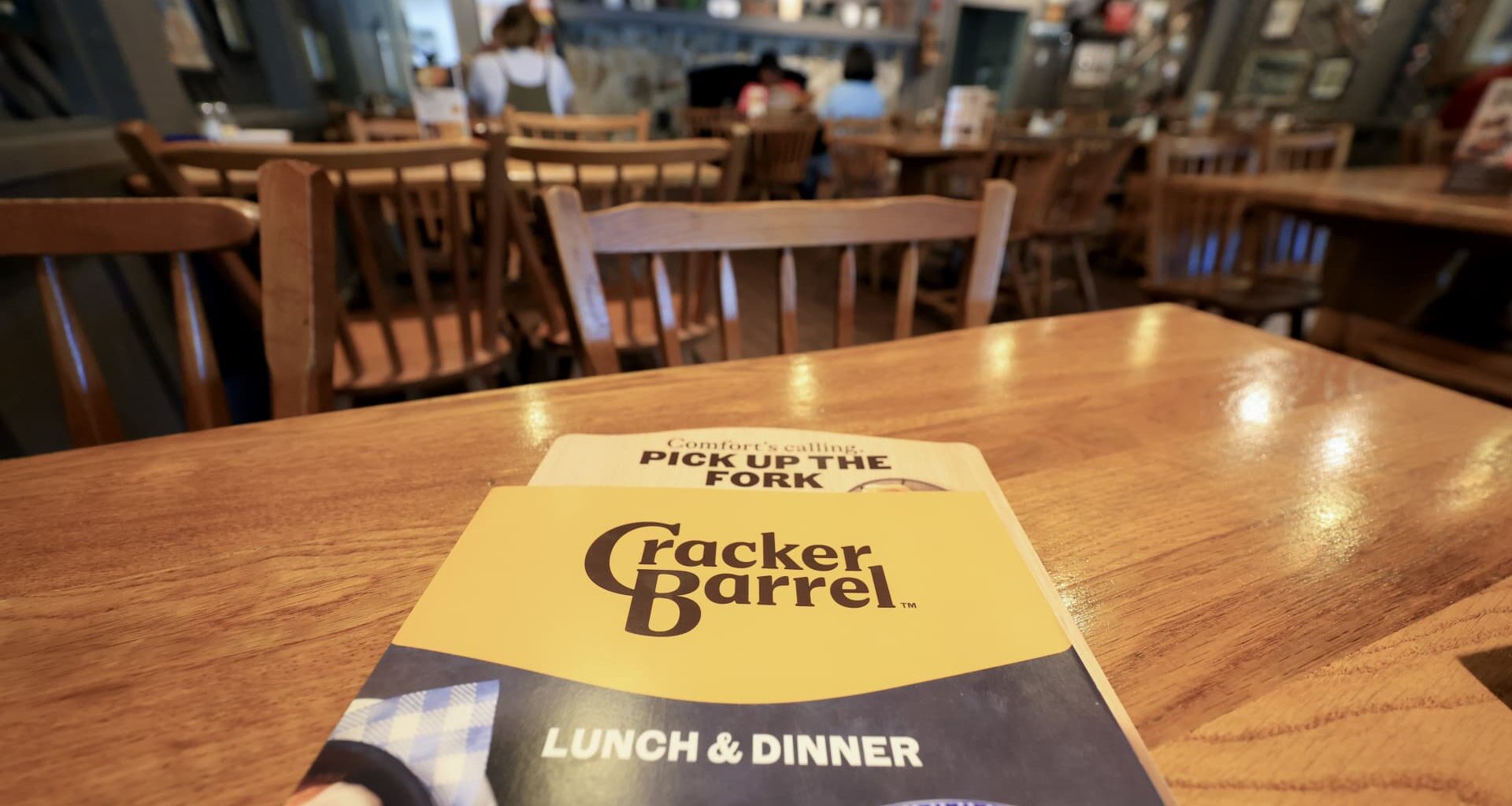Trump says Cracker Barrel should restore old logo