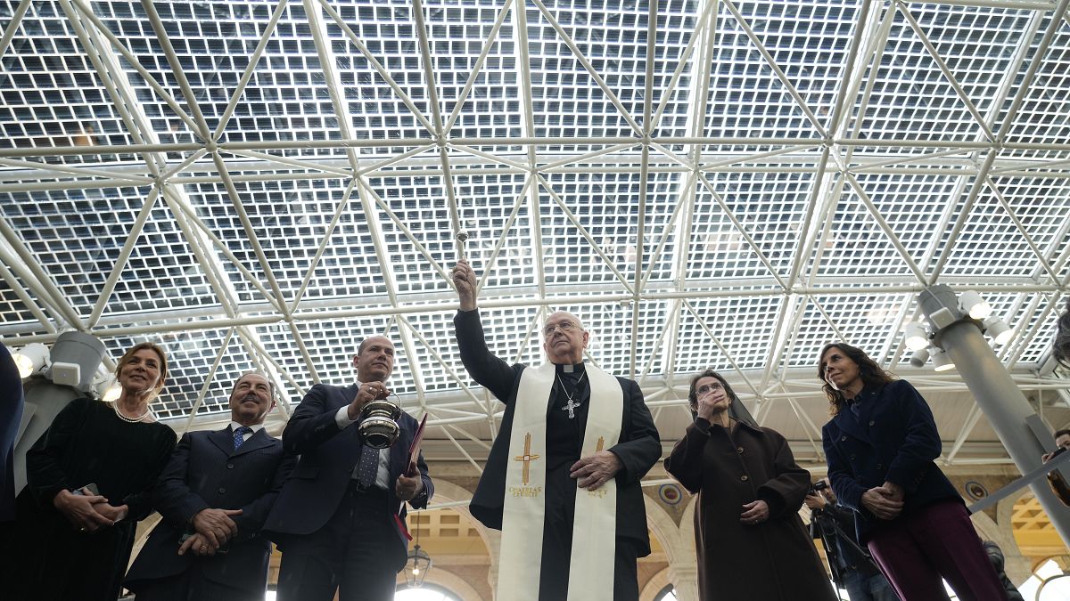 Vatican unveils photovoltaic roof as part of Pope's pledge to move to green energy