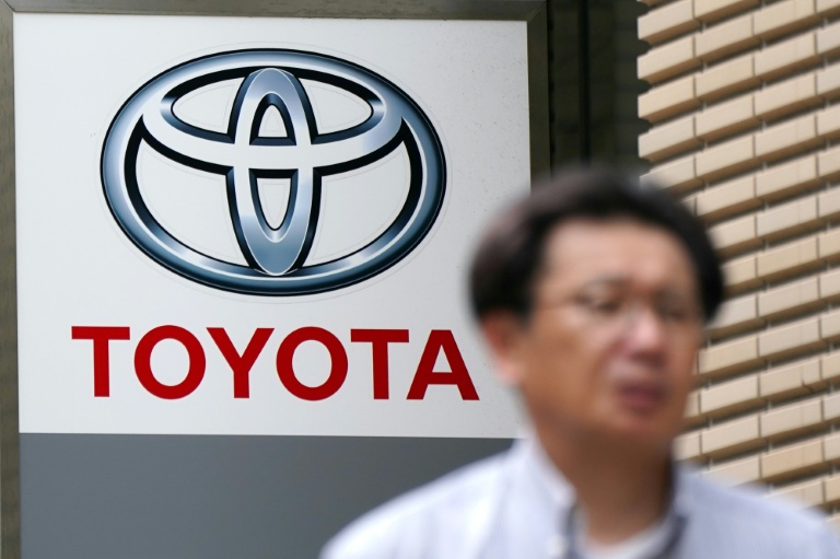 US tariffs prompt Toyota profit warning
