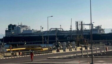 Egypt’s Petroleum Min. Announces Arrival of Floating Regasification Unit at Jordan’s Aqaba Port