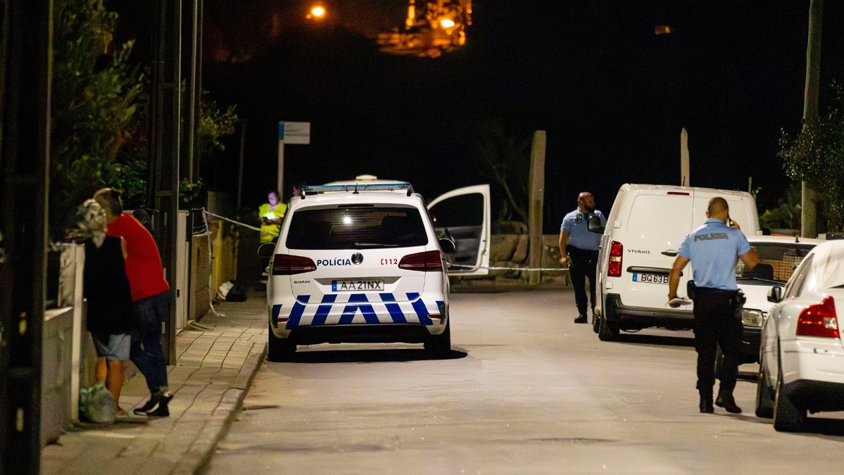 Mulher morta à facada em Matosinhos e companheiro em estado grave. Suspeito está a monte