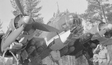 Finnish technicians servicing a Junkers Ju-88A bomber (1943)