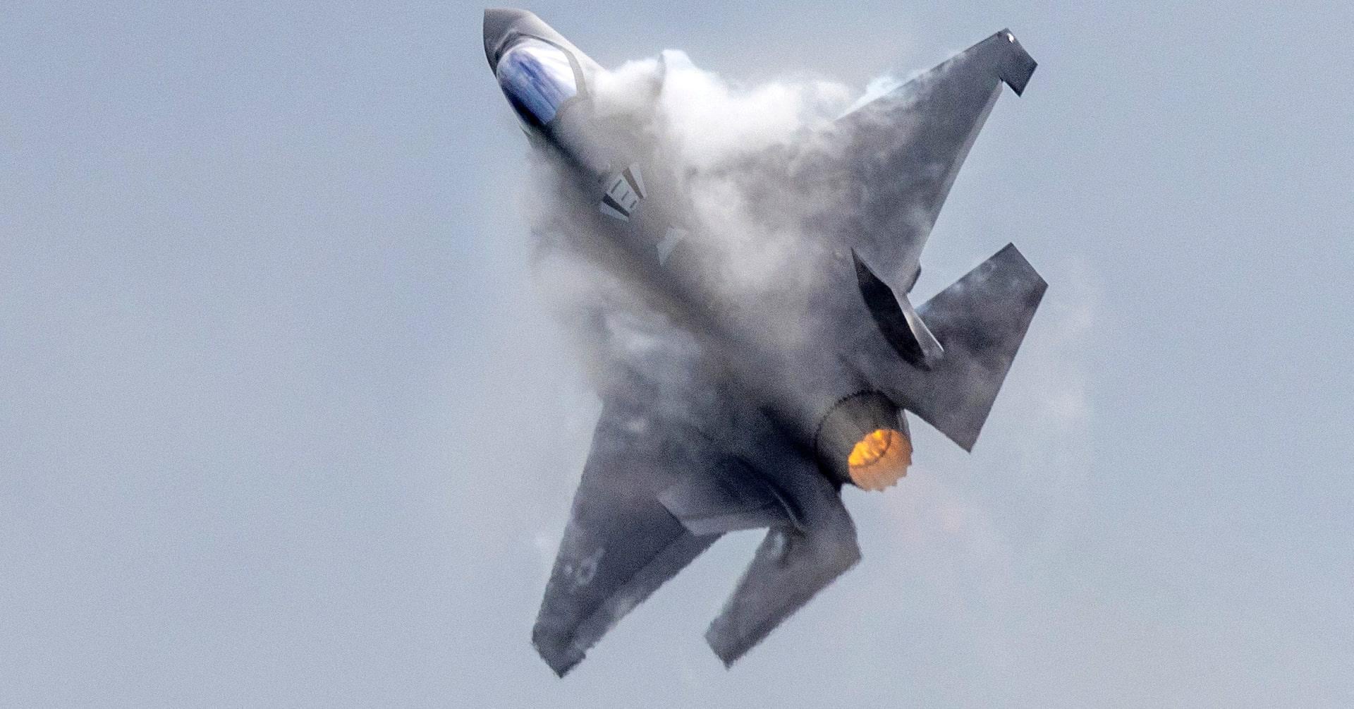 España descarta comprar el F-35 y elige entre el Eurofighter y el FCAS!
