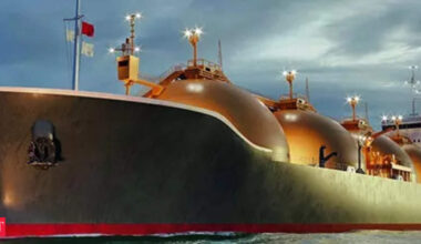 EU buys more LNG from Russia, less from US