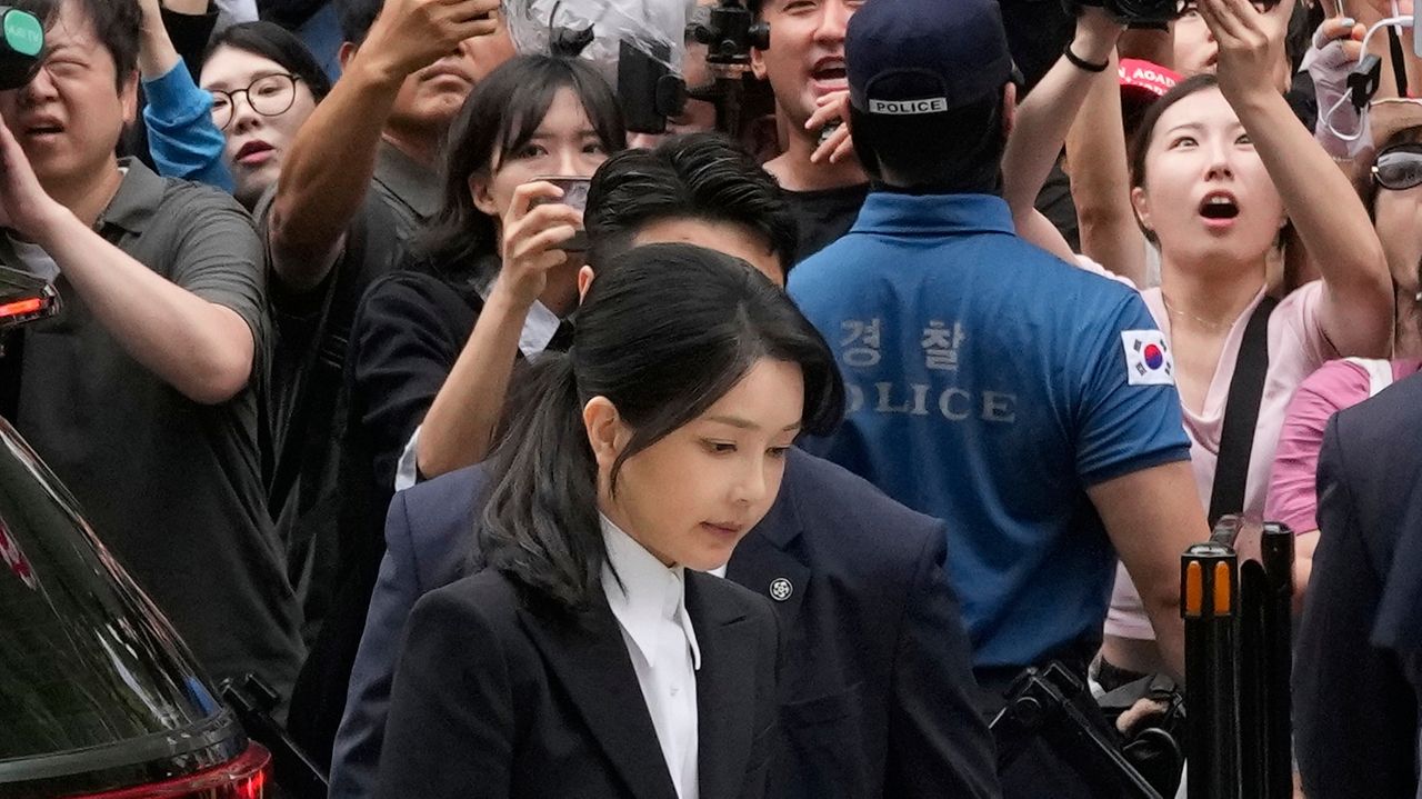 South Korean investigators seek arrest of wife of jailed ex-President Yoon