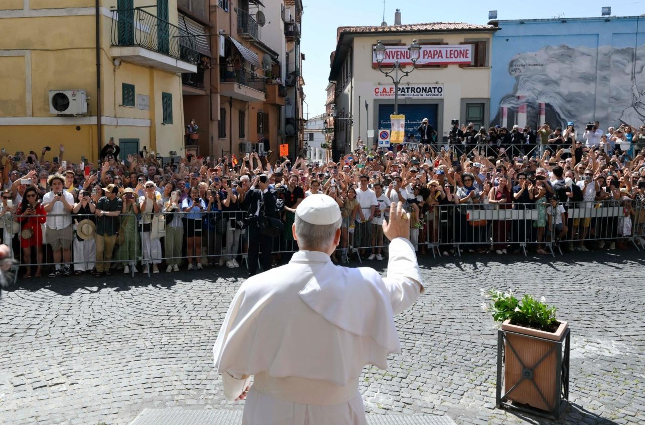 Pope to celebrate Mass in Albano with the poor on August 17