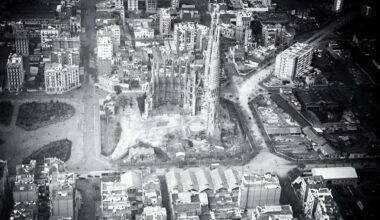 Sagrada Familia en construcción, 1930.