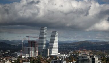 Roche investit aux États-Unis et assure l’emploi en Suisse