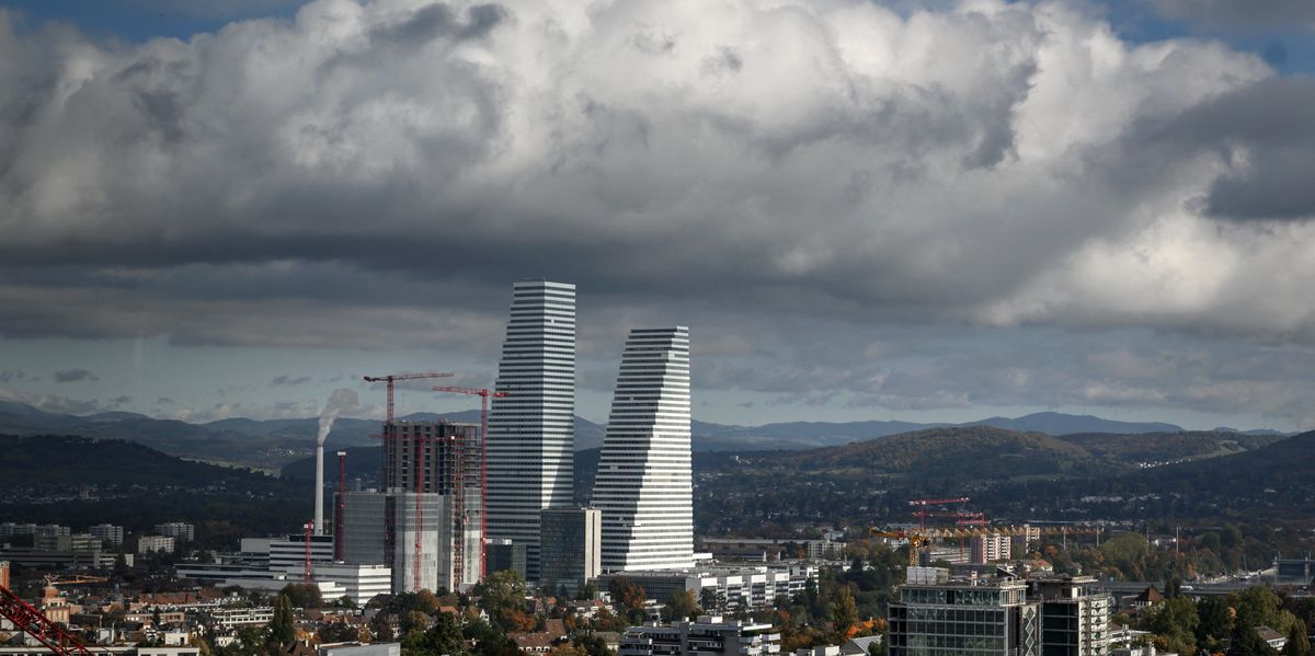 Roche investit aux États-Unis et assure l’emploi en Suisse