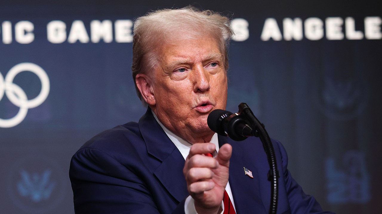 Trump holds DC crime press conference at White House amid fed takeover threat